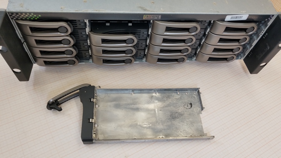 195-073-001 Система хранения данных Promise technology inc Vtrak E610f #3