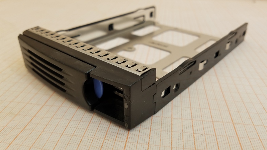 126-081-001 HDD-tray CHENBRO RM13919-01C #1