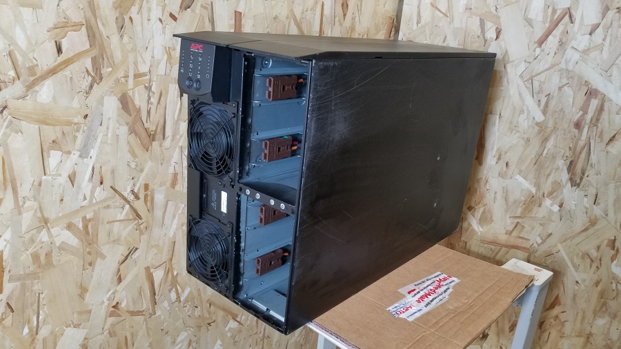 194-039-002 Источник бесперебойного питания APC Smart-UPS RT 8000 VA #1