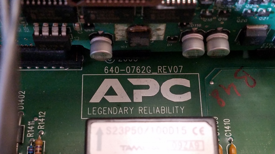 194-039-002 Источник бесперебойного питания APC Smart-UPS RT 8000 VA #9