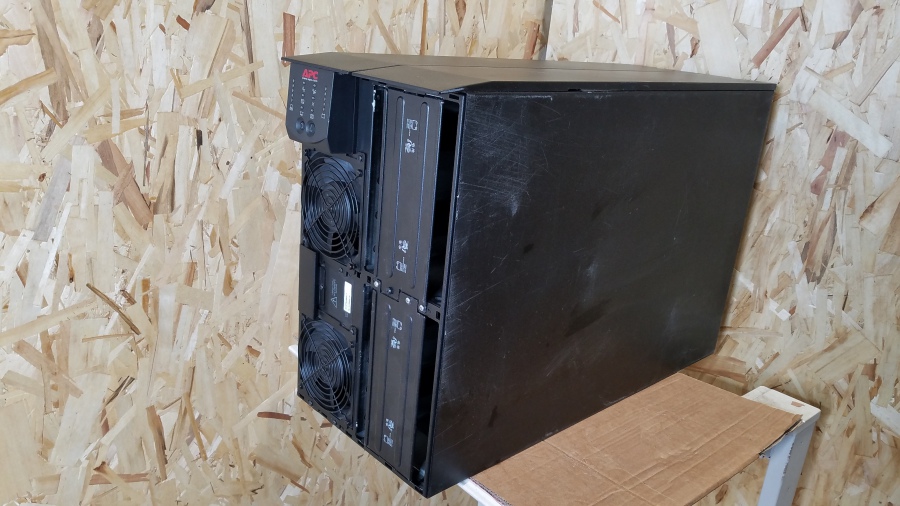 194-039-001 Источник бесперебойного питания APC Smart-UPS RT 8000 VA #1