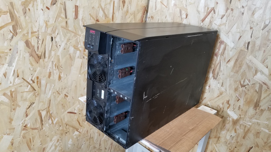 194-038-001 Источник бесперебойного питания APC Smart-UPS RT 7500 VA #1