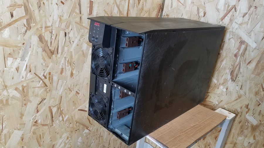 194-039-003 Источник бесперебойного питания APC Smart-UPS RT 8000 VA #1