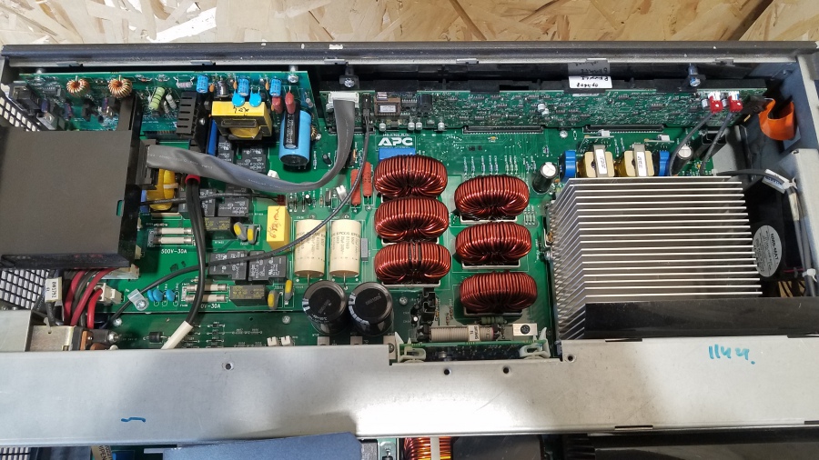 194-039-004 Источник бесперебойного питания APC Smart-UPS RT 8000 VA #10