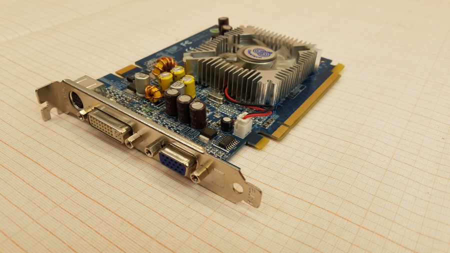 165-305-001 VGA PCI-E NVIDIA GeForce® 6600LE #1