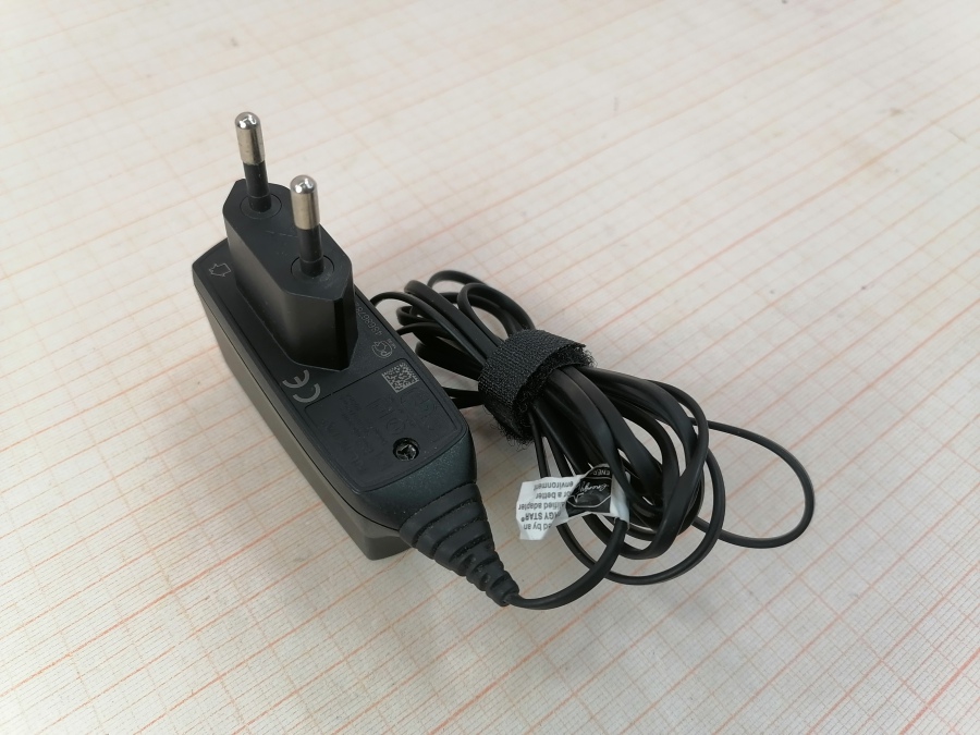 111-106-001 СЗУ для мобильных устройств NOKIA AC-4E #1