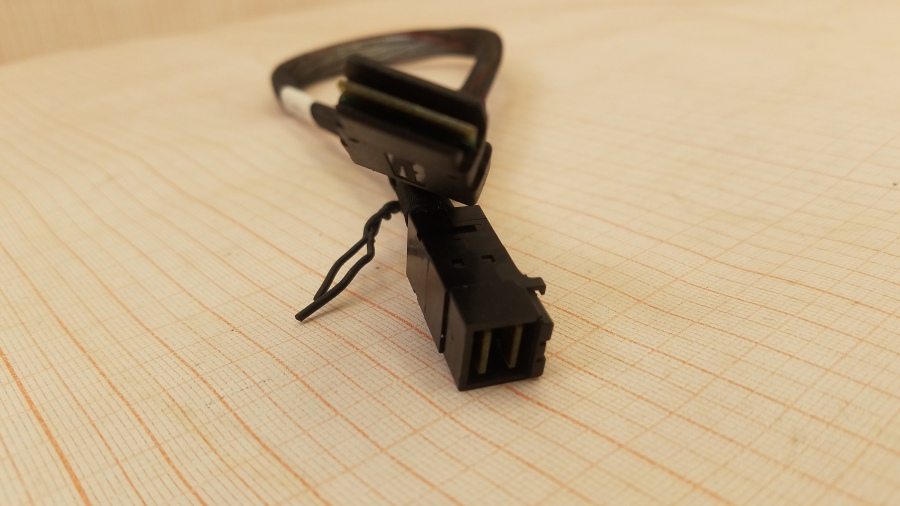 189-149-001 Кабель SFF Adaptec CBL-00117-02-A-R #2