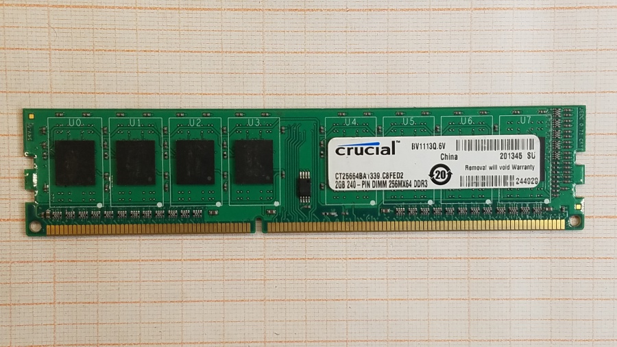 165-479-001 DDR3 1333/1600 DIMM Crucial CT25664BA1339.C8FED2 #1