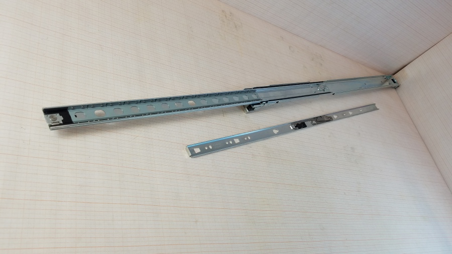 126-020-001 Комплект рельс в стойку  Synology 19 #1