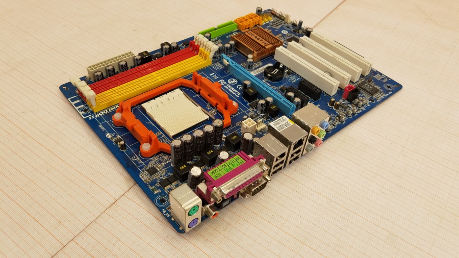 165-558-001 MB Socket AM2 GIGABYTE GA-M56S-S3 #1