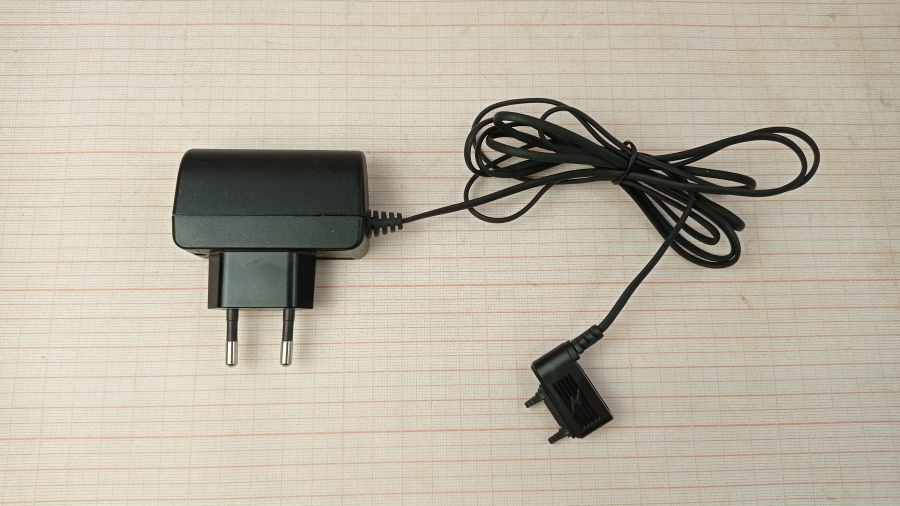 111-183-001 СЗУ для мобильных устройств Sony Ericsson CST-75 #1
