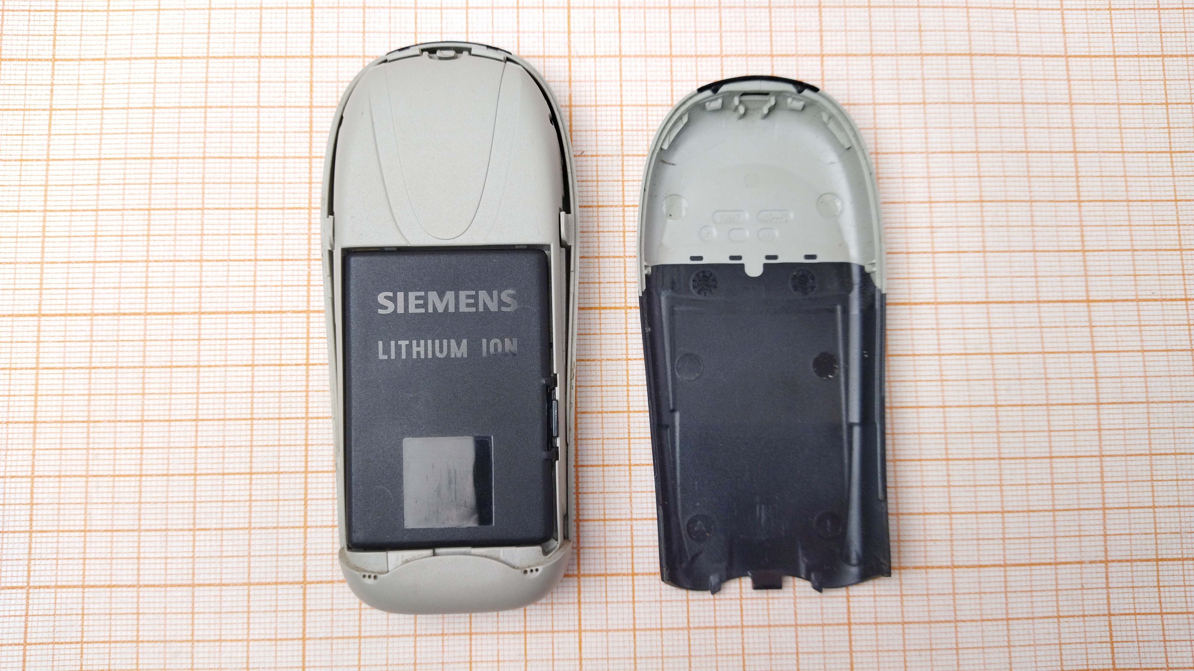 088-869-001 Мобильный телефон SIEMENS A52