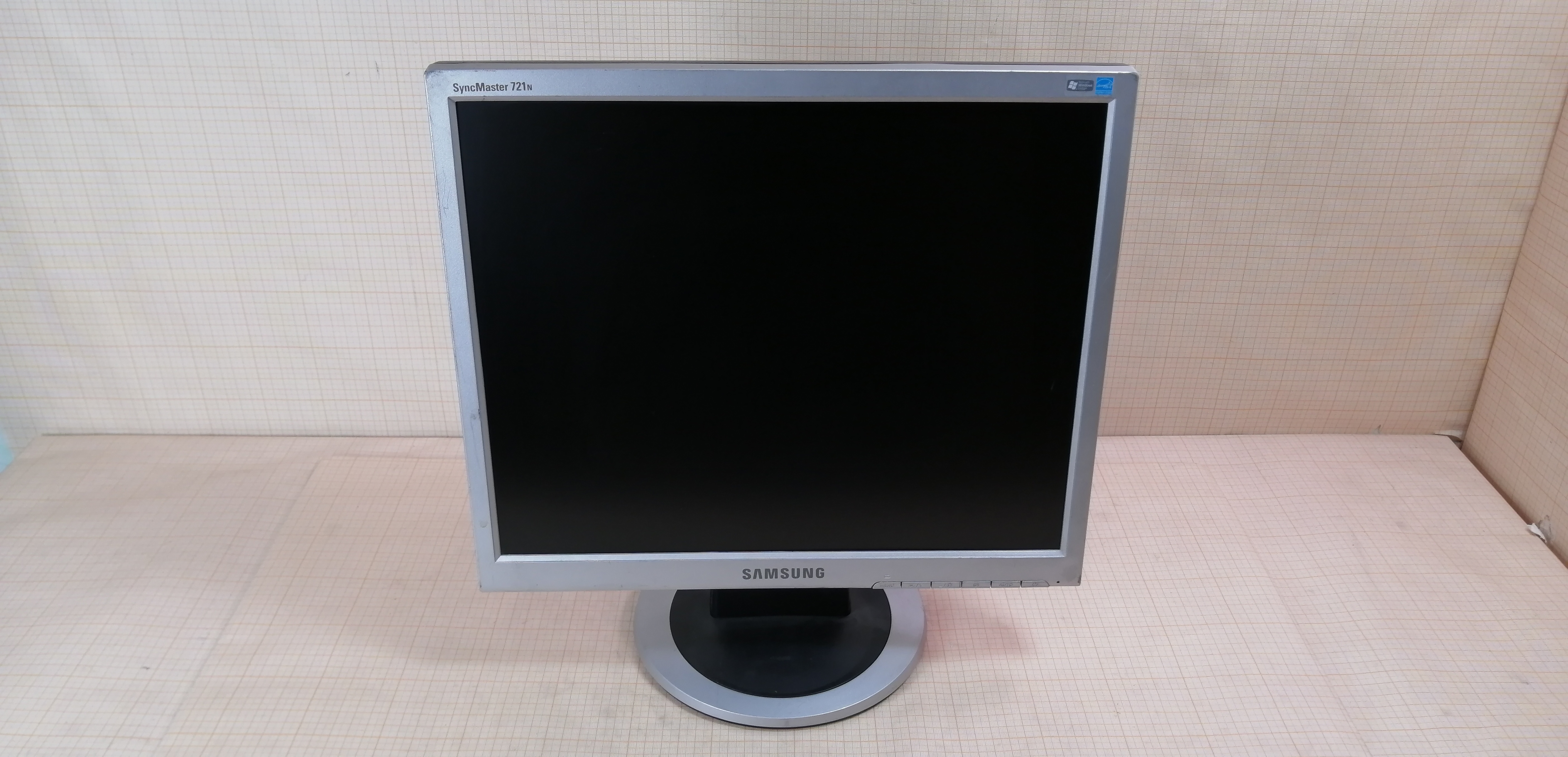 samsung syncmaster 721n