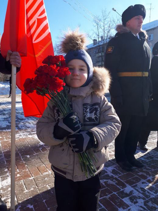 В Обнинске активисты РО ПВО возложили цветы к Вечному огню