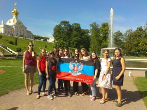 ПВО встречает юных художников из Донецка