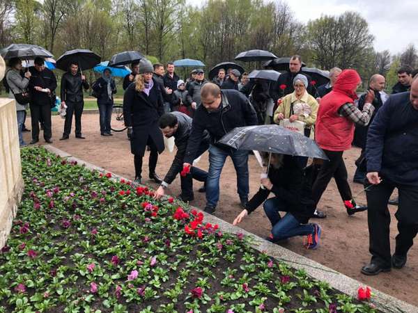 В Петербурге почтили память жертв трагедии в Одессе