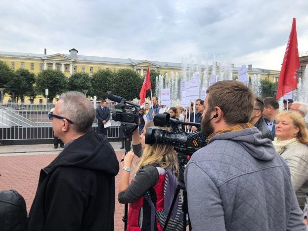 В Петербурге прошел митинг за развитие гражданского общества