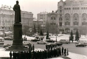 ЗА восстановление памятника Дзержинскому