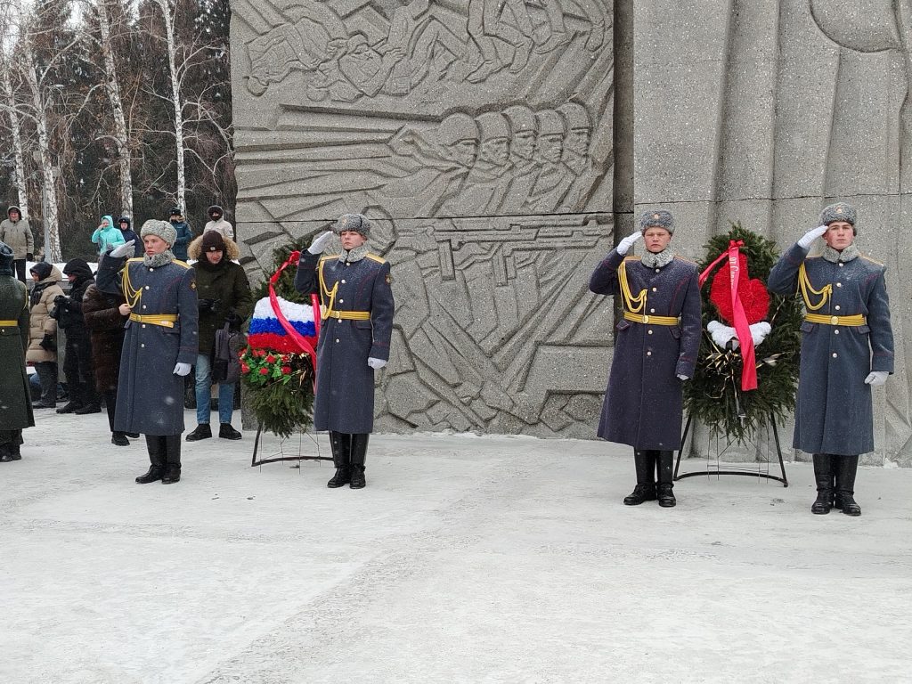 С Днем Защитника Отечества !