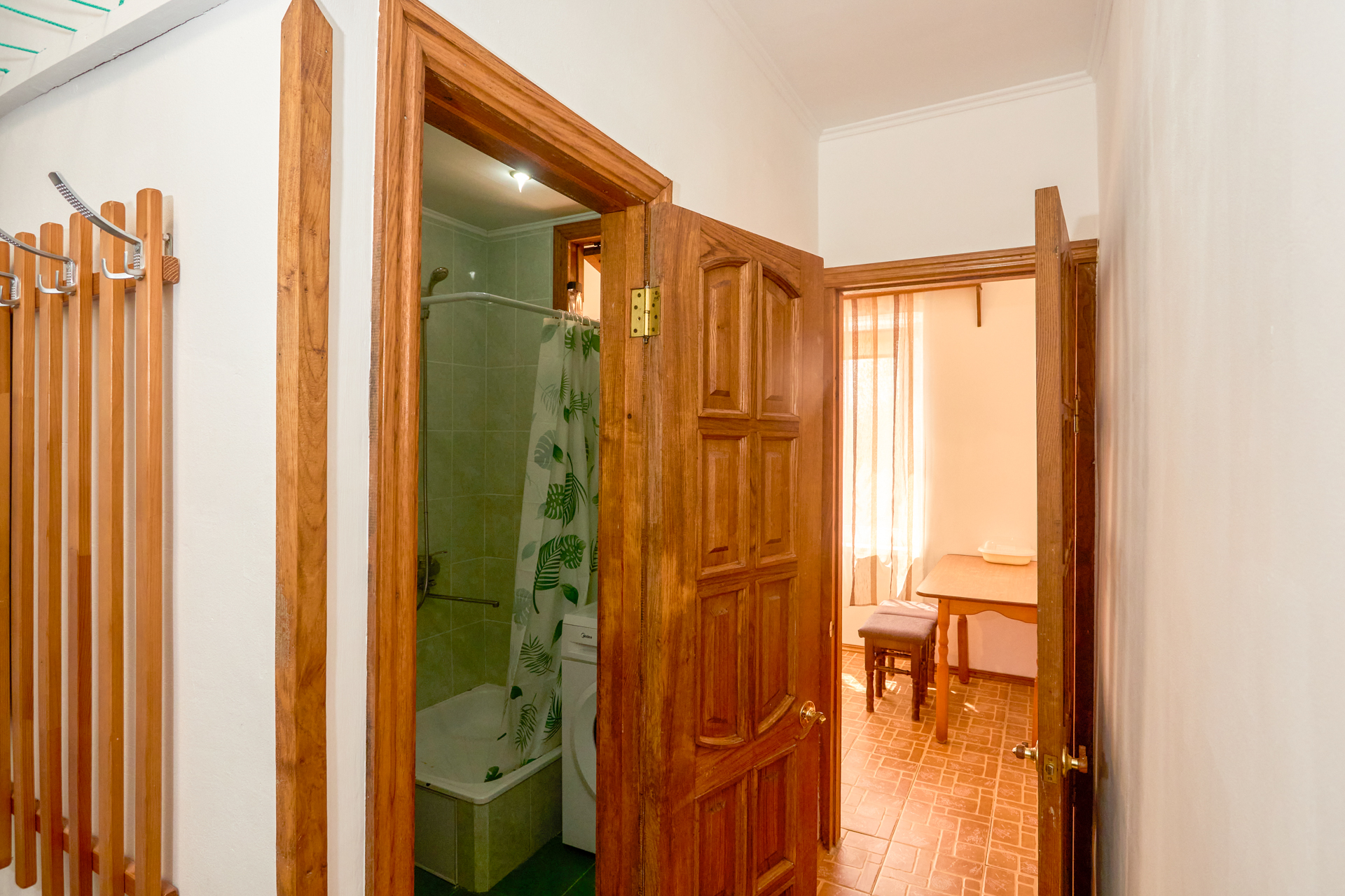 Фото Квартира у песочного пляжа в Сухуме 3