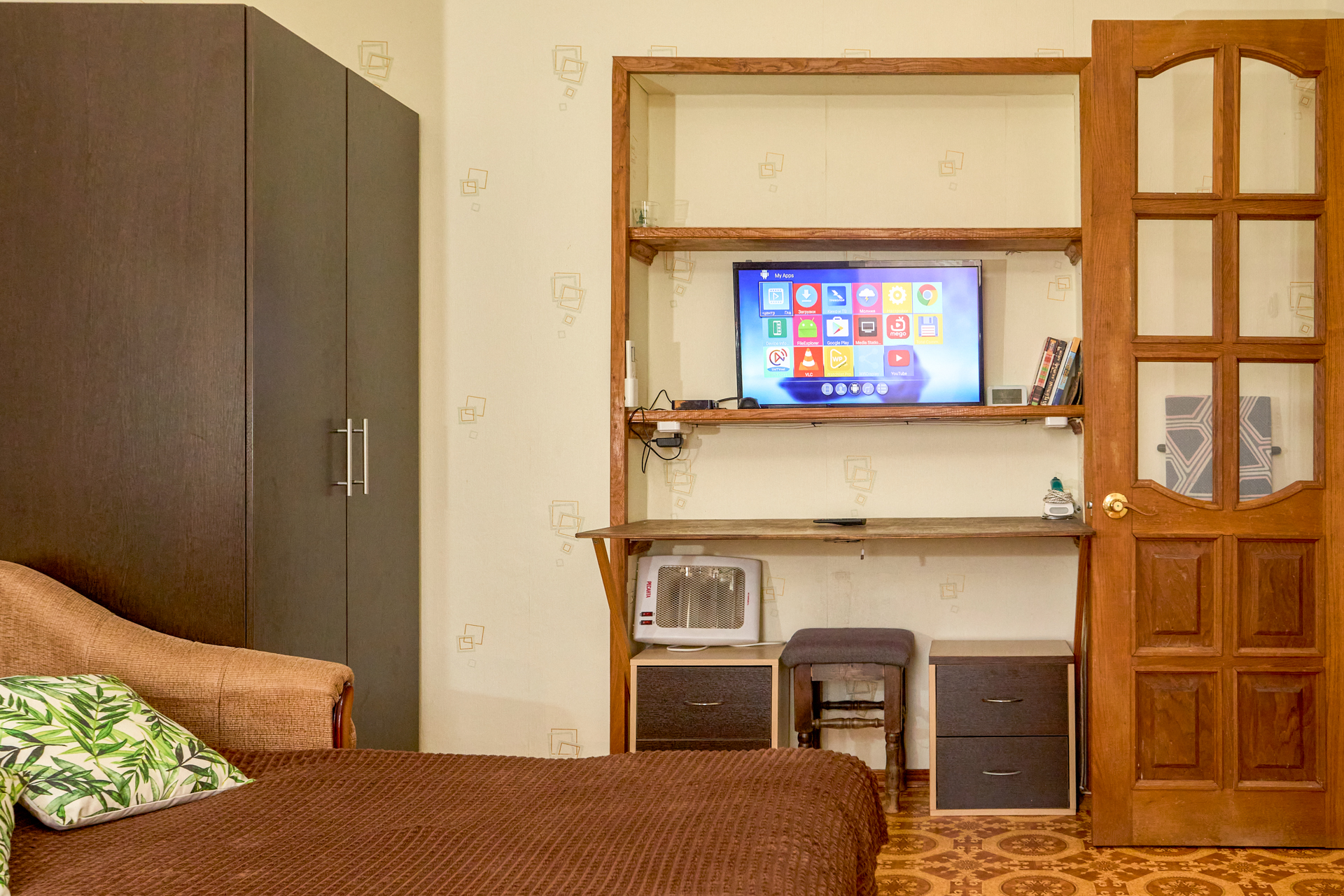 Фото Квартира у песочного пляжа в Сухуме 9