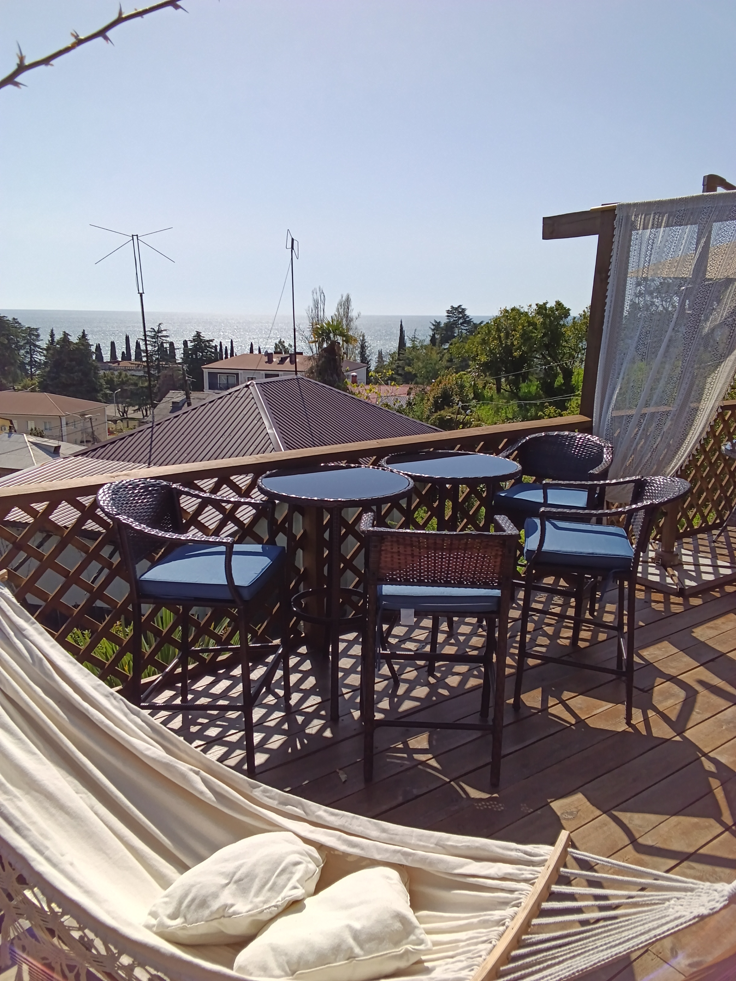 Веранда, Сухум — фото 3