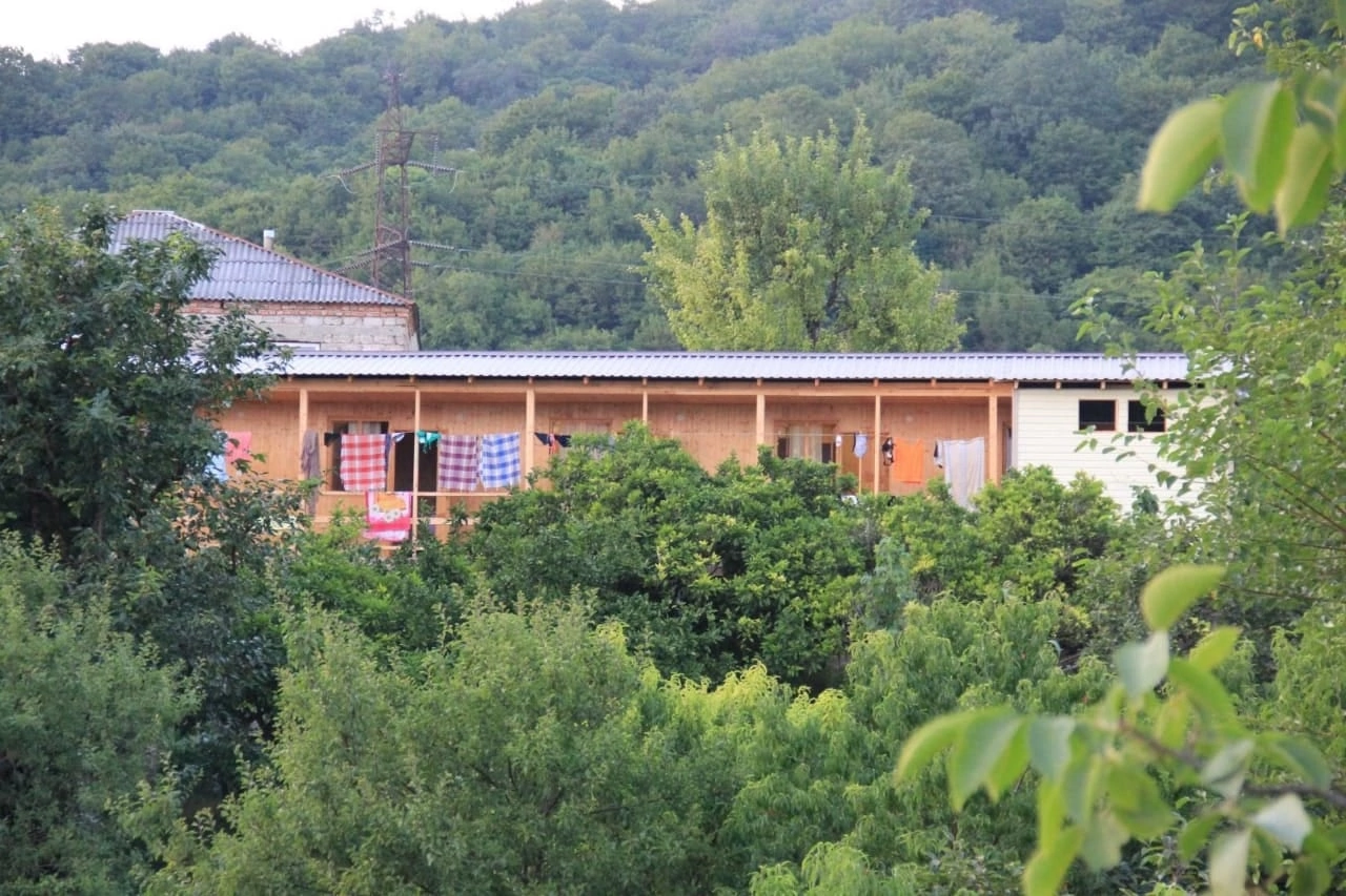 У Ашота и Джульетты.