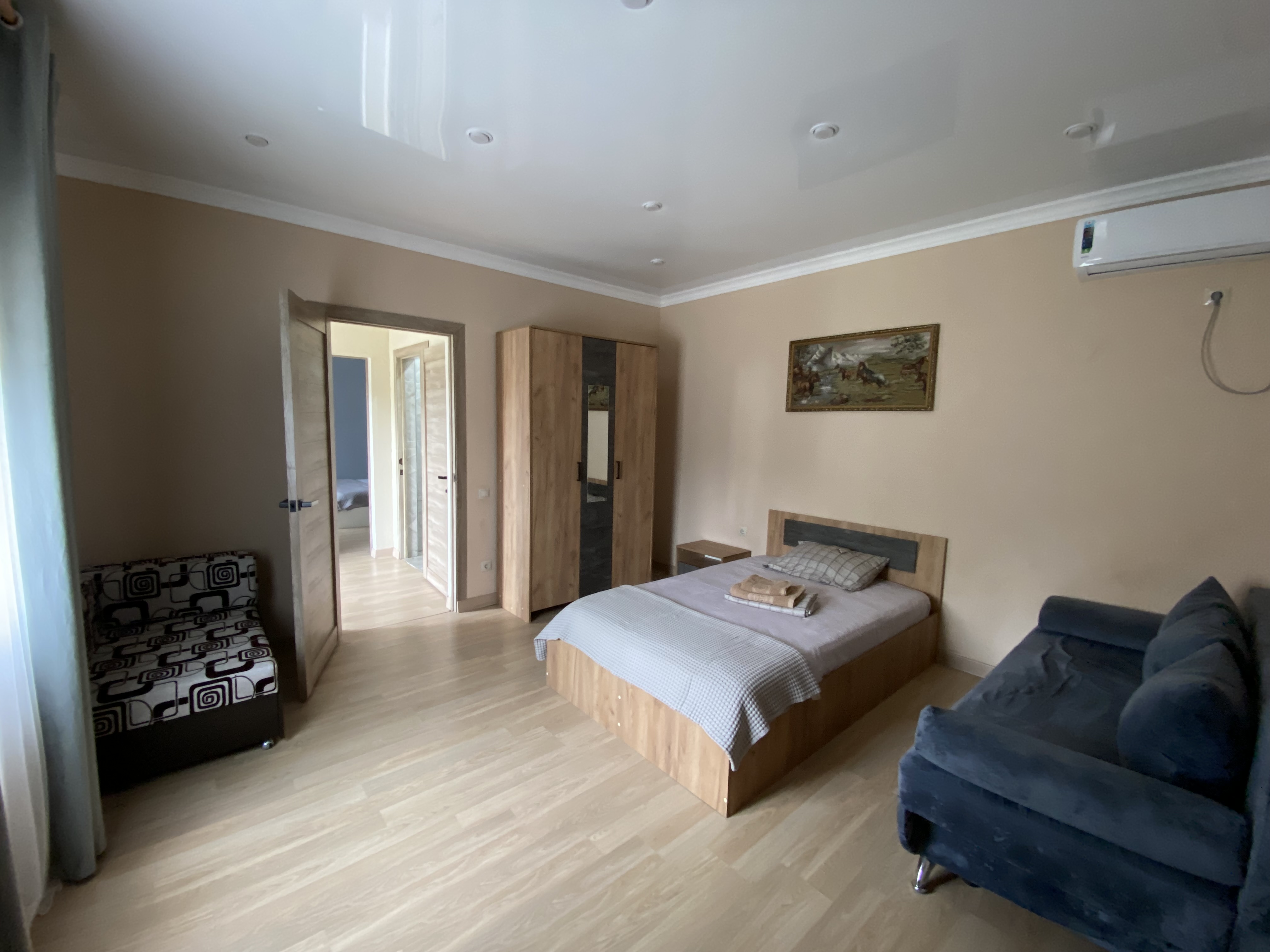 Семейный - Photo 1