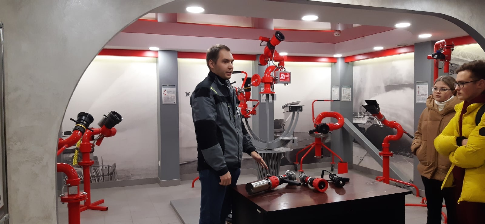Активисты РДШ Карелии посетили завод пожарной робототехники