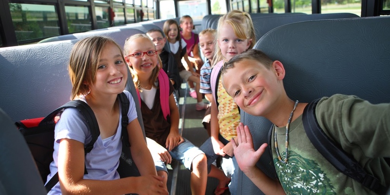К 15 сентября в регионах обновят парк школьных автобусов