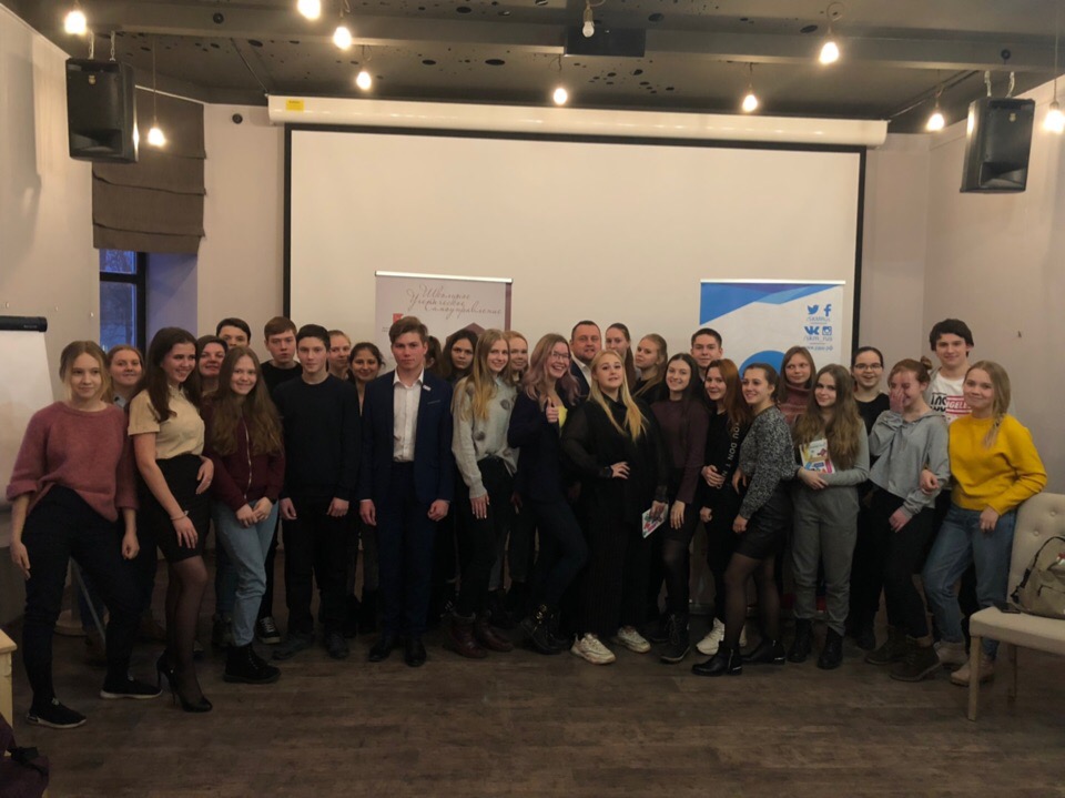 Вологодские школьники встретились с победителем проекта «Лидеры России»