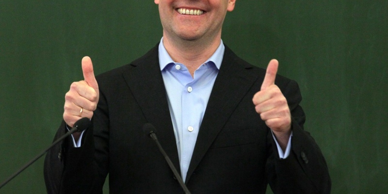 Дмитрий Медведев поздравил победителей олимпиады по физике в Цюрихе