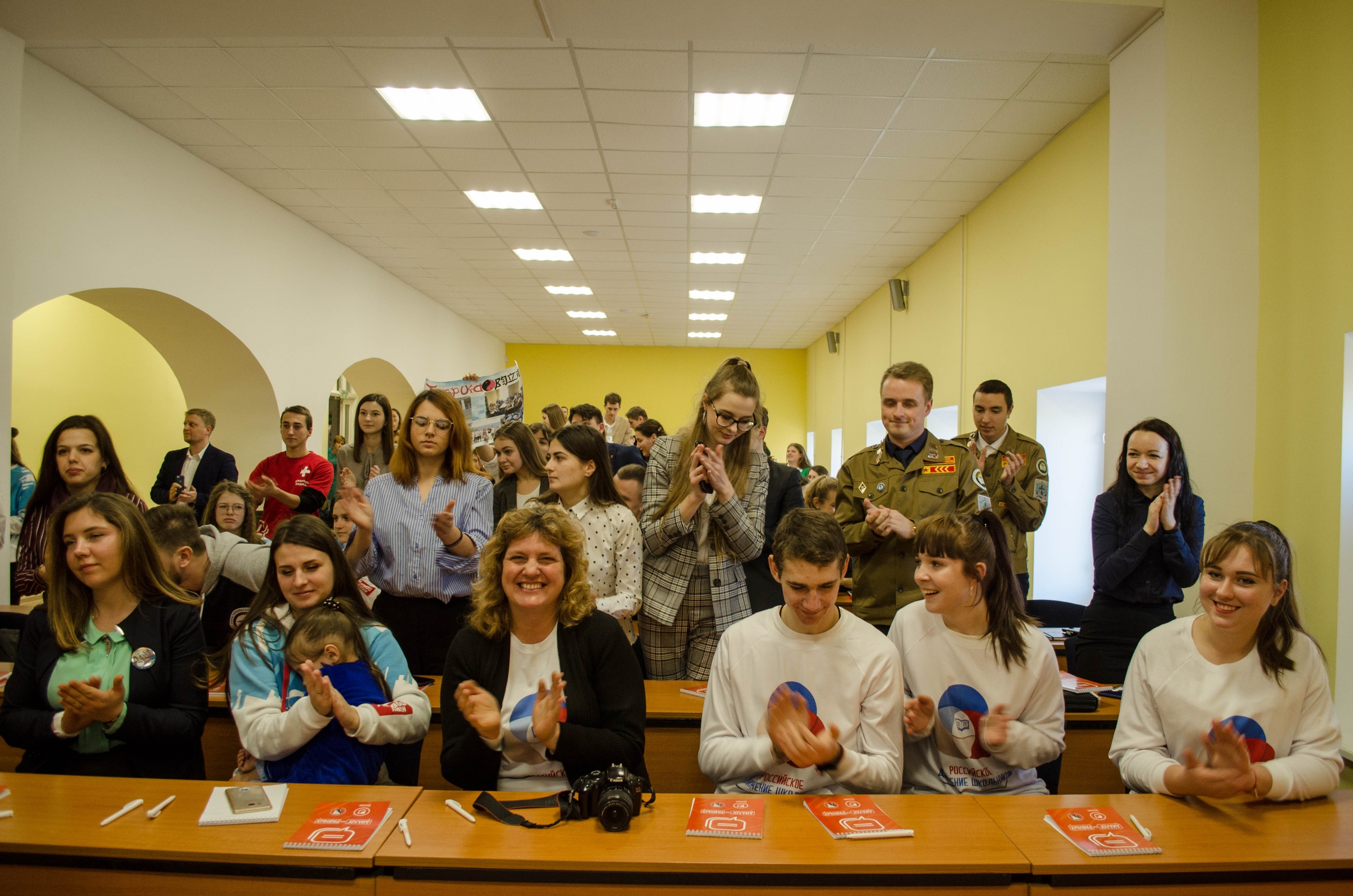 Школьники Севастополя встретились с Губернатором города