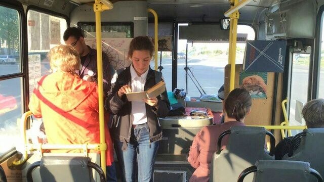 В Костроме проходит акция «Читающий автобус»
