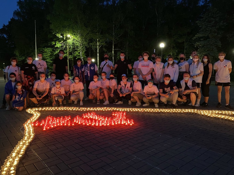 Активисты РДШ Смоленской области совместно с Волонтёрами Победы приняли участие в акции "Огненные картины войны"