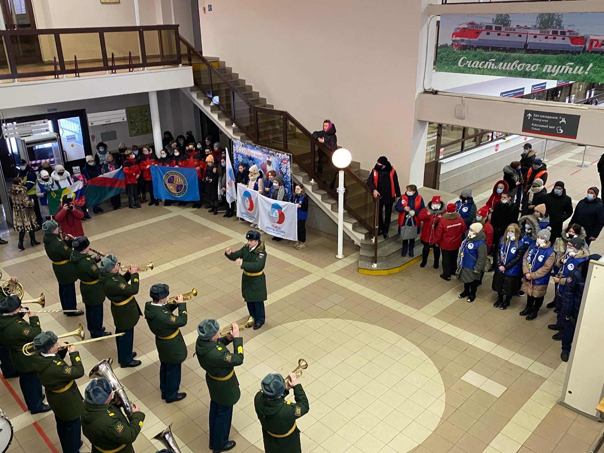Активисты РДШ стали гидами выставки "Поезд победы" в Костроме