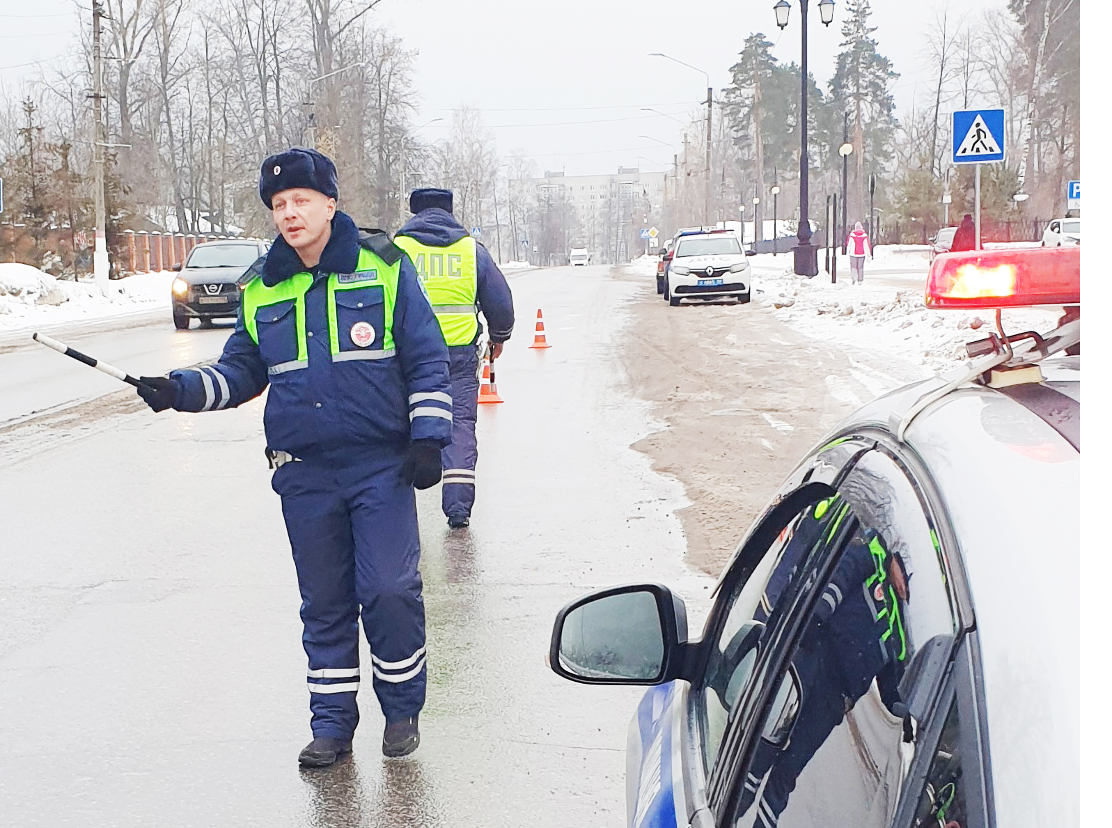 Автоинспекторы обеспечат строгий контроль на дорогах в новогодние праздники