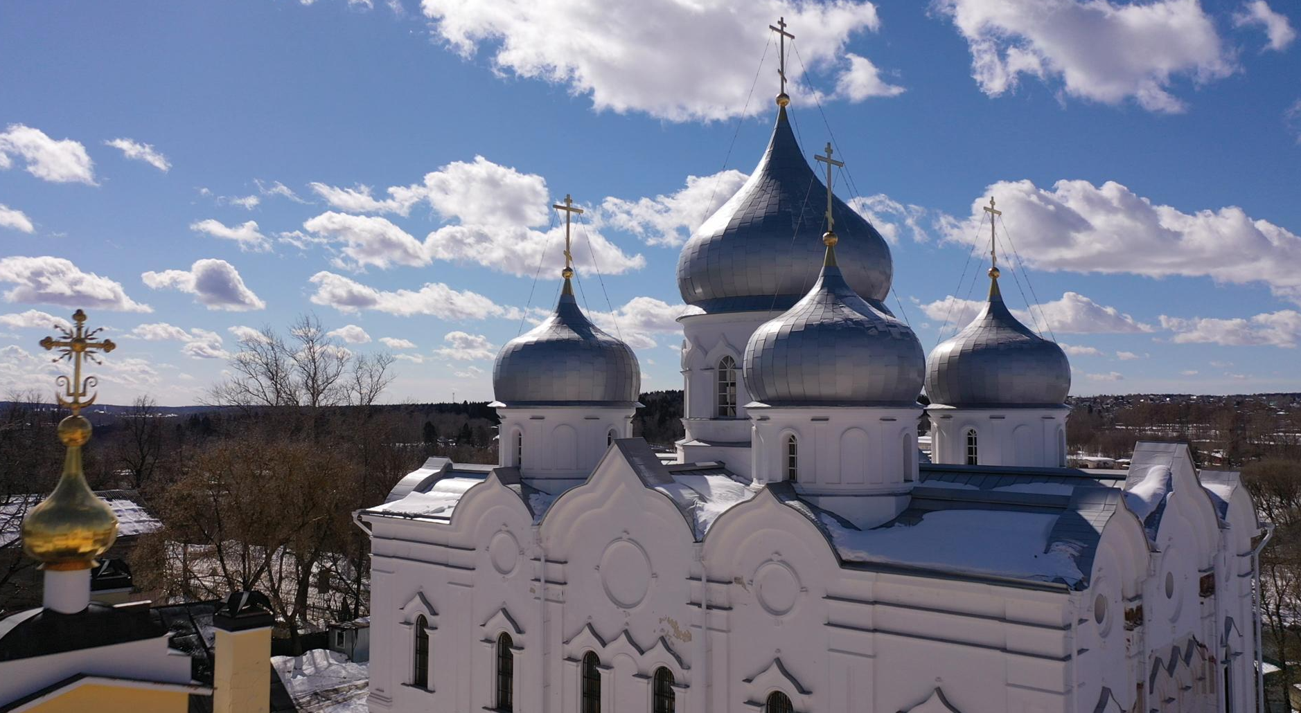 В Спасо-Вифанском монастыре Сергиева Посада притаилась церковь с алтарем в виде горы и пещеры