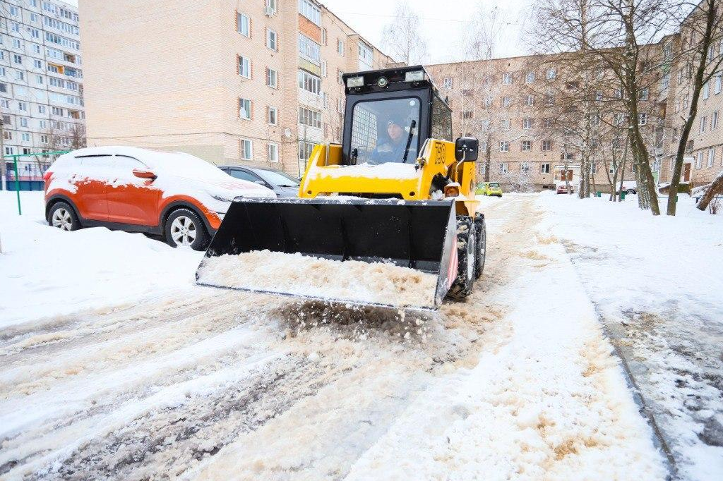 На все сто: Пушкинский округ стал лидером по эффективности применения снегоуборочных машин