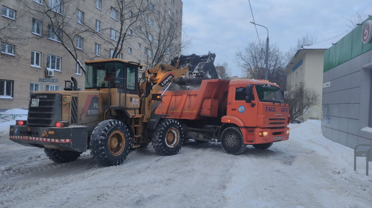 В Долгопрудном проверили качество уборки снега от Летной улицы до Нового шоссе