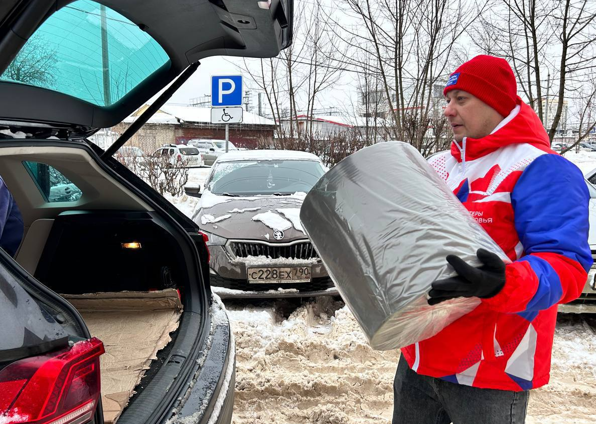 Более 50 рулонов ткани  для новой партии маскировочных  сетей передали швеям Подольска