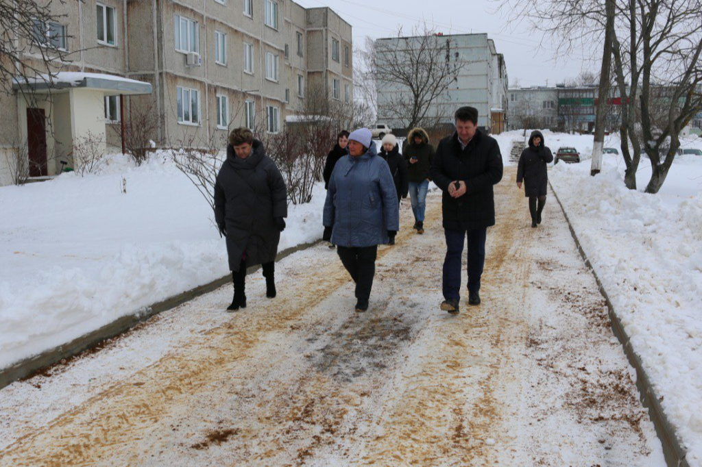 Власти оценили качество уборки снега на городских улицах и во дворах