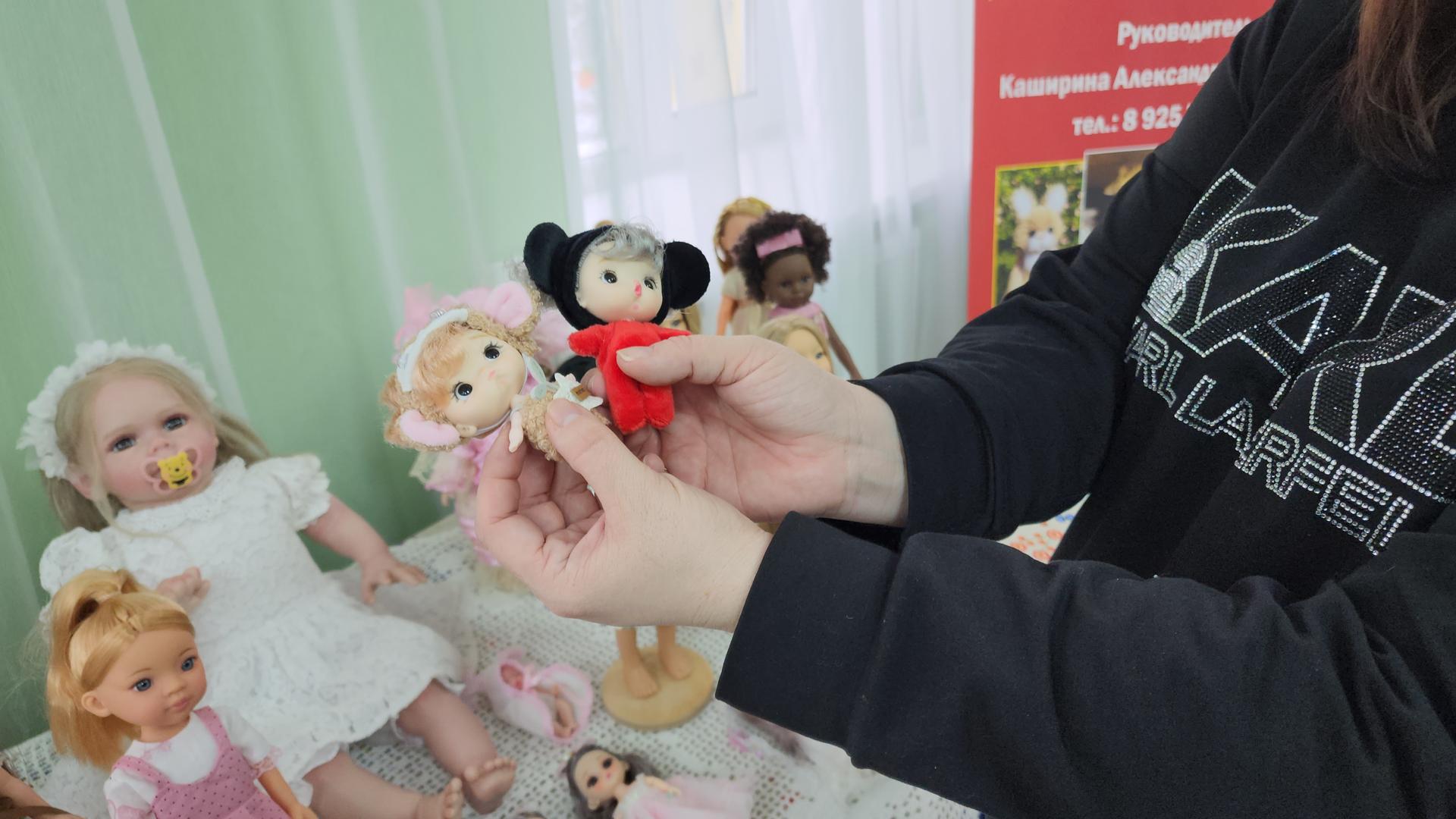 В Волоколамске провели мастер-класс для детей по созданию нарядов для кукол