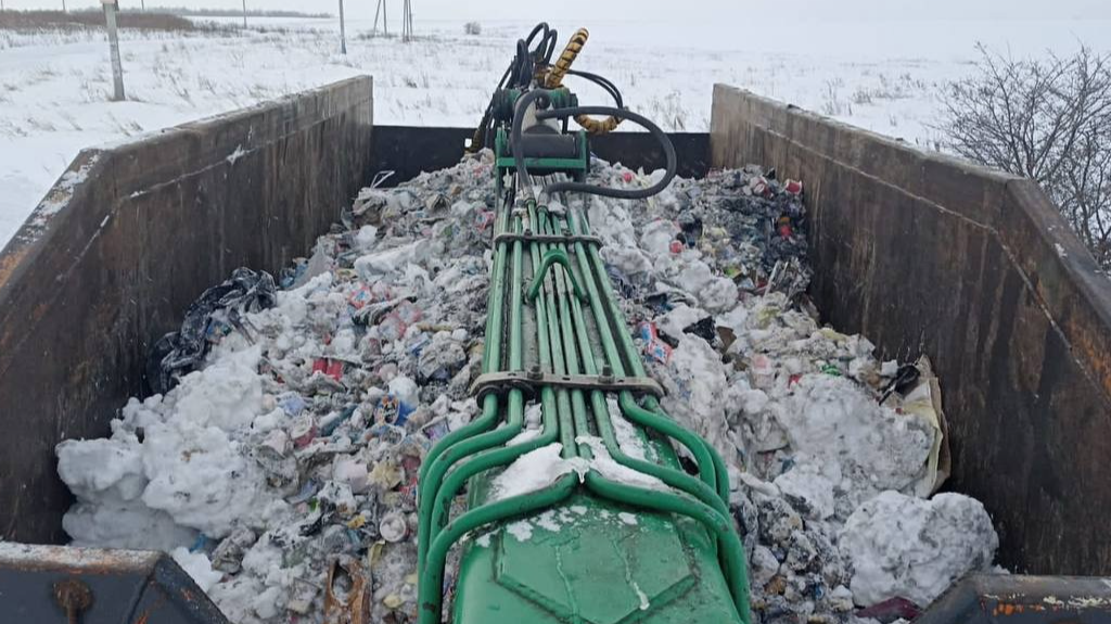 Несанкционированную свалку отходов устранили в деревне Корытня