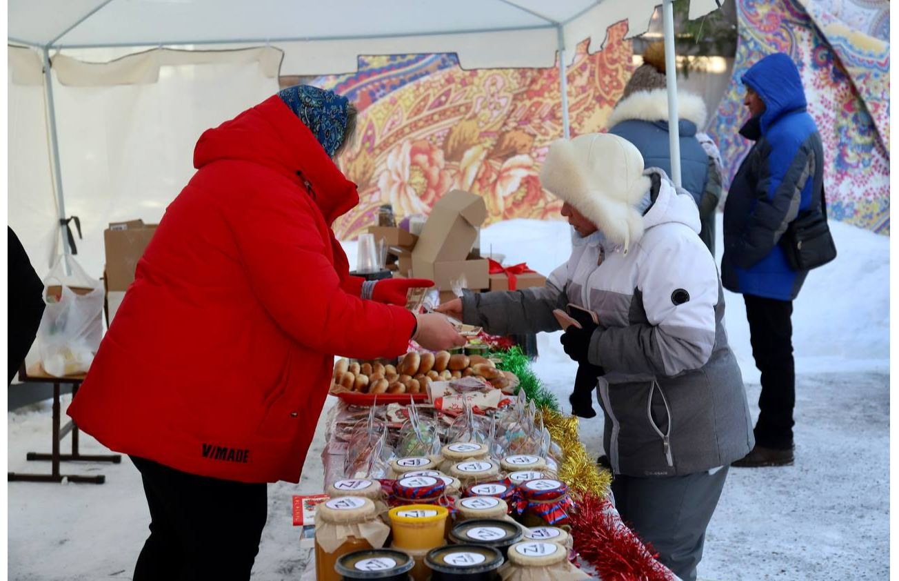 Яркая и веселая рождественская ярмарка прошла в парке "Городок"