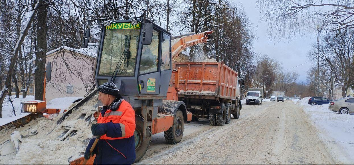 Алгоритмы уборки должны быть не на бумаге: коммунальная техника и люди готовятся к непогоде в Подмосковье