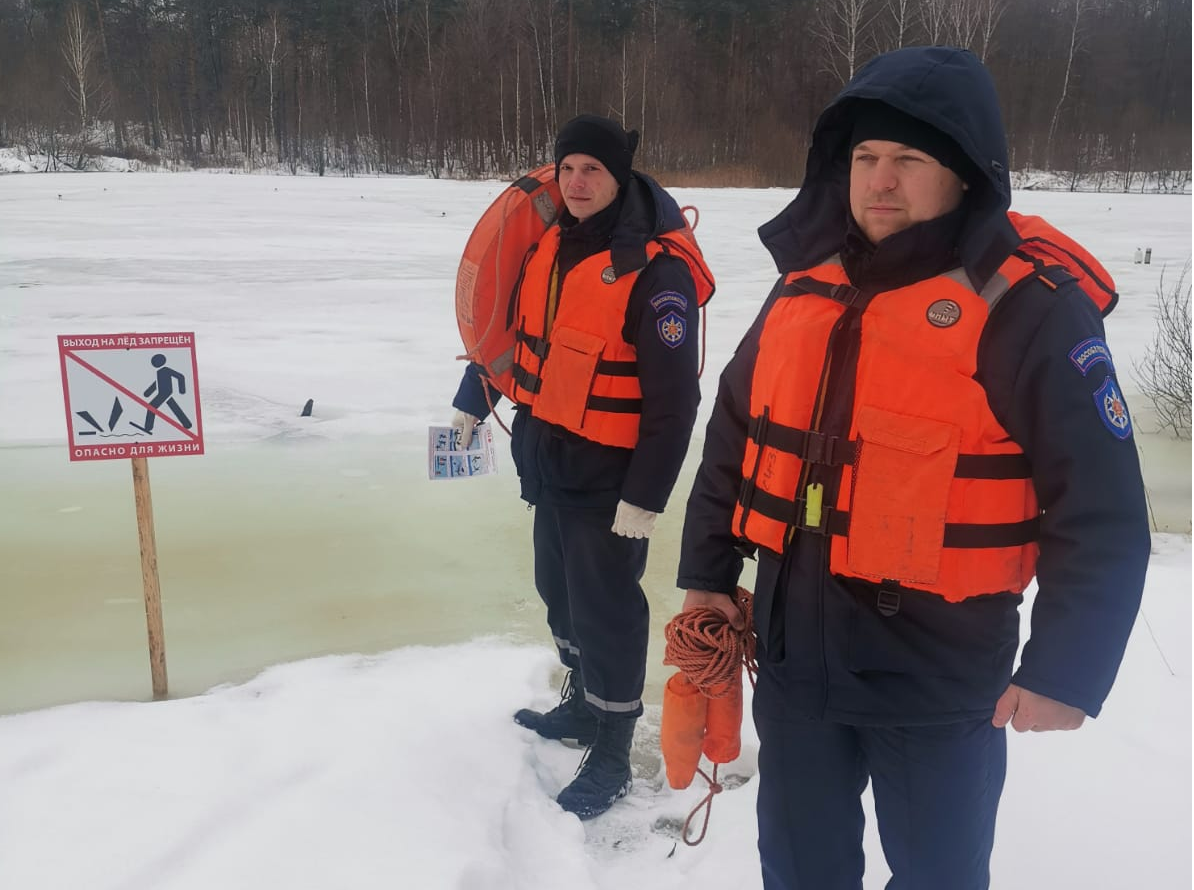 Спасатели продолжают патрулировать водоемы в Чехове