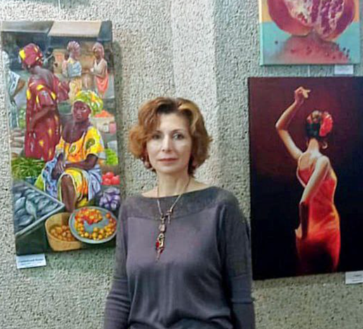 Цветные сны о чем-то большем: в Большой гостиной представлена выставка работ художника Юлии Ефремовой