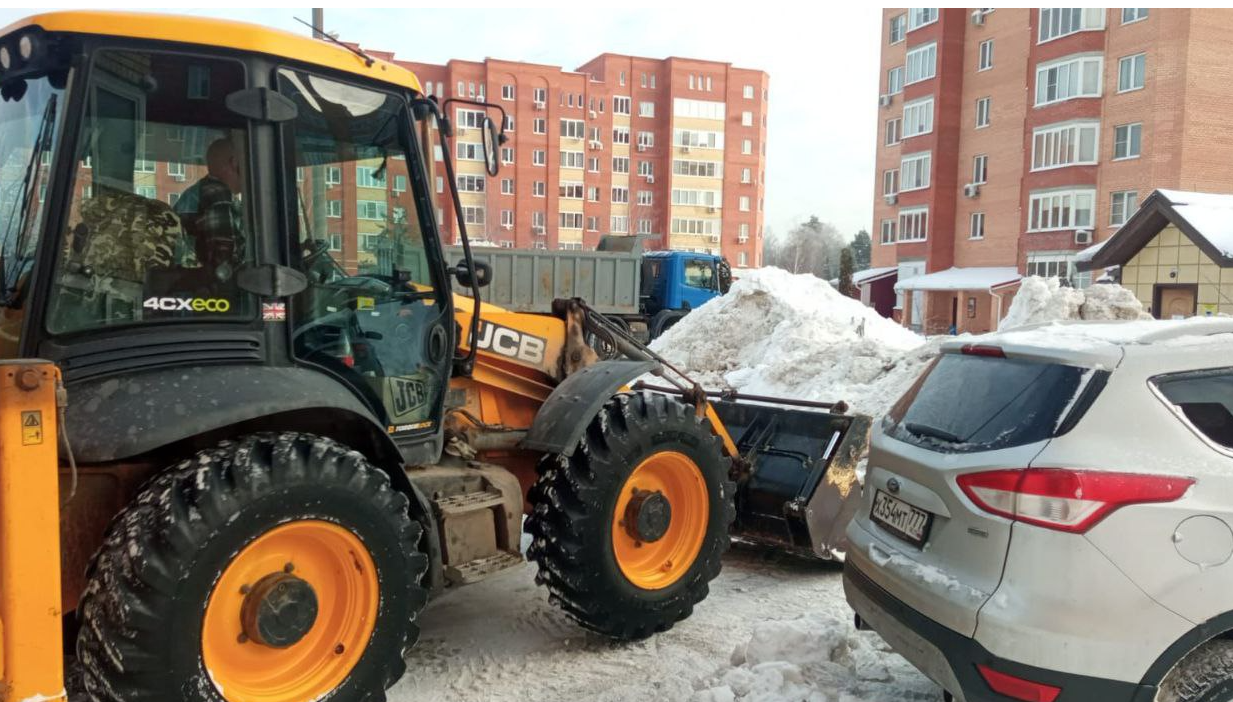 К четвергу очистим: автовладельцев просят убирать транспорт во время снегоуборки