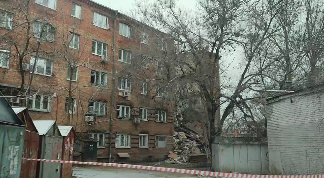 Здесь много таких домов»: очевидцы рассказали о состоянии обрушившегося в  Ростове-на-Дону дома | Regions.ru